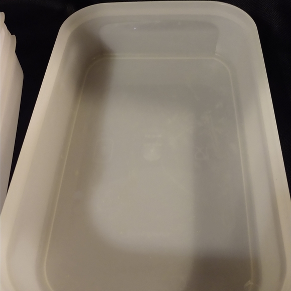 Tupperware set 3 Food storage containers #1608 - Picture 3 of 3